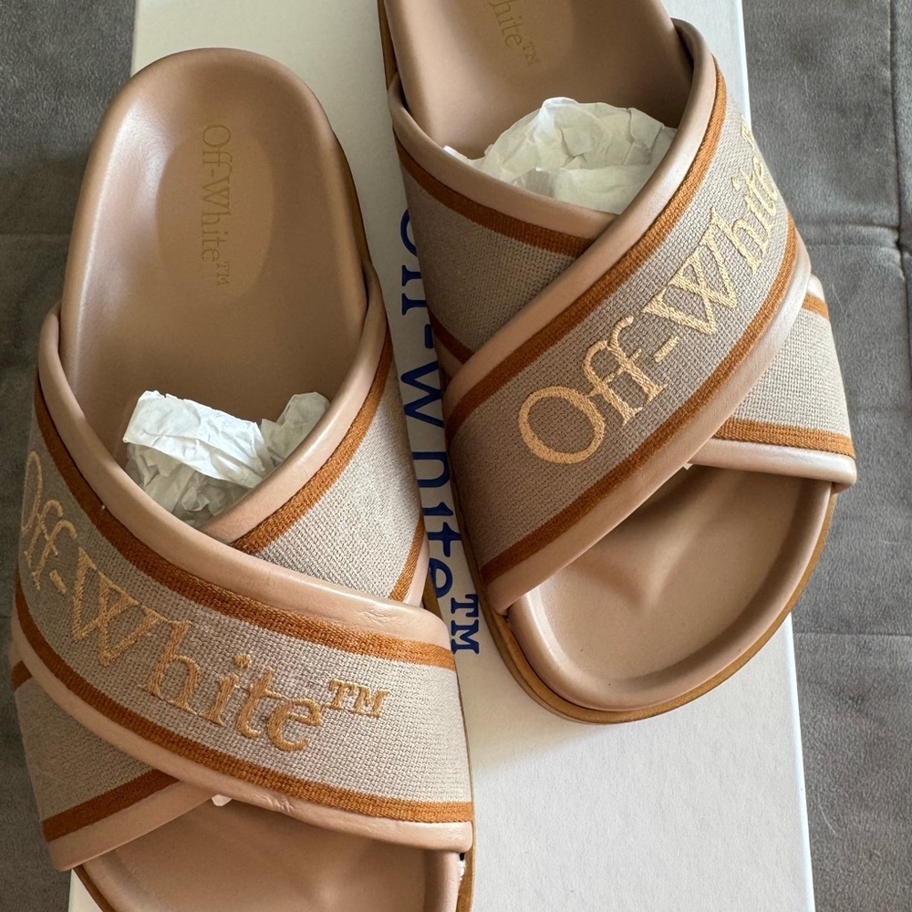 Off-White Criss-Cross Leather Slides -
Size 37 - Picture 3 of 13